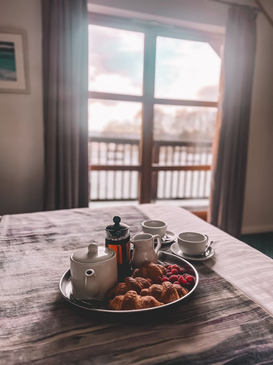 Happy Mother’s Day to all the amazing mums out there 💐🌸

We hope you were spoiled with breakfast in bed 🍳 and treated to a stunning Loch Lomond waterfront getaway* 🏞️✨ Cheers to YOU today and every day 🥂💖

*If not, tag them and remind them to book 😉