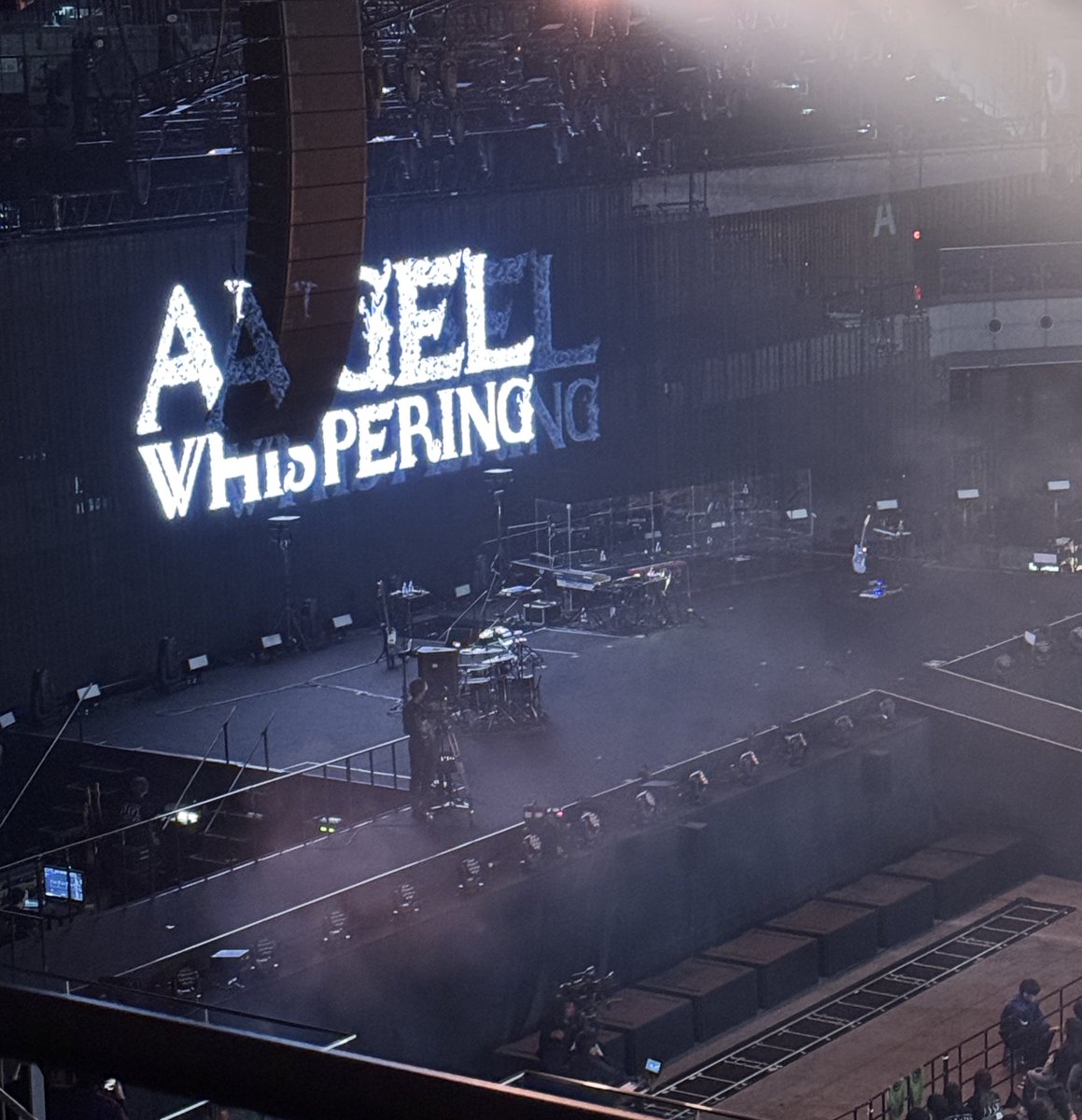 Mugen3solider's tweet photo. キタニタツヤさんのライブ「Arena Tour 2025"ANGEL WHISPERING"」を見てきました！！カッケェ！！ガツンとくらいまくり！！

キタニさん、なぜかバキ童プロテインを飲んでくださっているらしく、僕のことをプロテイン屋と認識してました
 #キタニタツヤ https://t.co/NTGidCTOYI