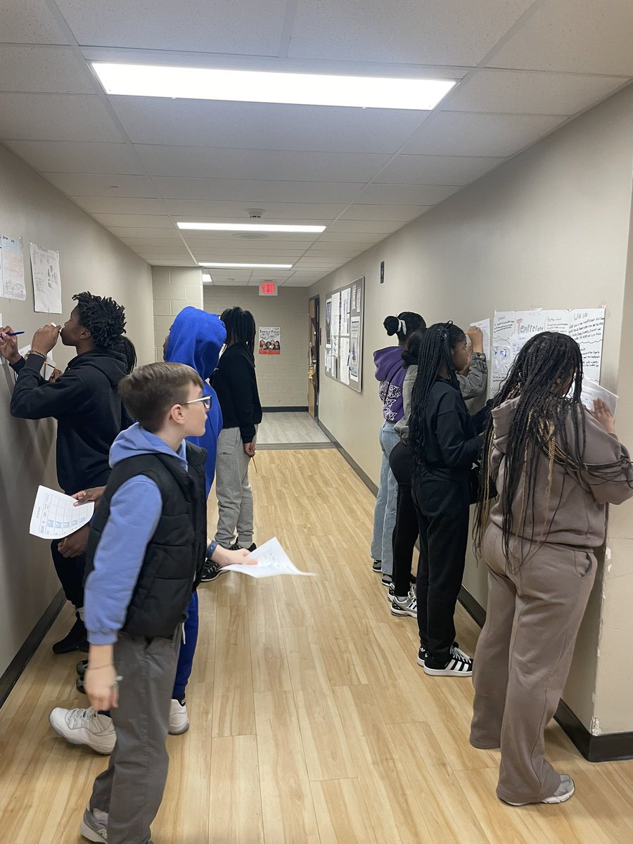 7th grade science classes used the jig-saw method to become an expert at a biosphere and teach the class using a gallery walk <a href="/CHUHRoxMid/">Roxboro Middle</a> <a href="/CHUHSchools/">CHUH City Schools</a>