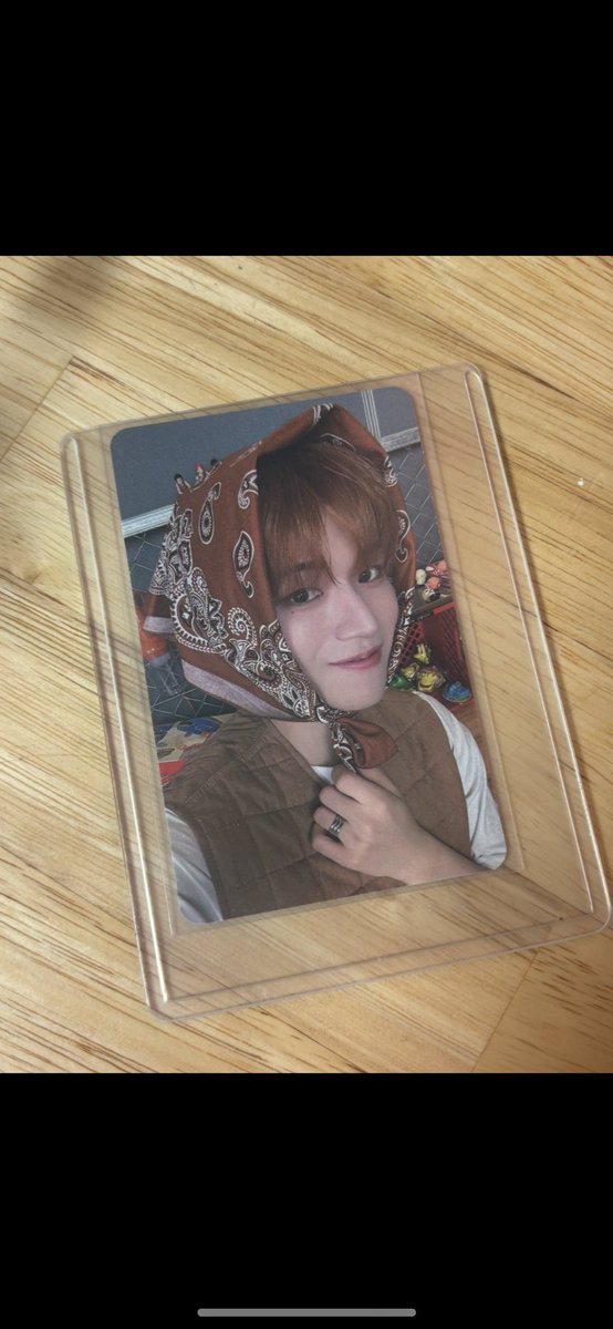 너무 가지고 싶엇던 포카 드디어 얻엇어..🫣