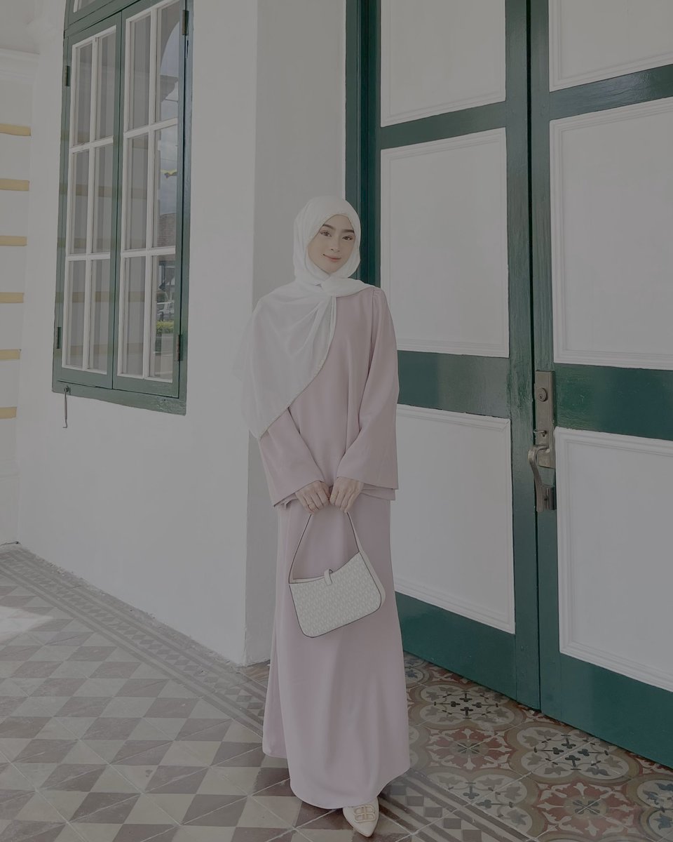 Yona Plain Set ni bukan je boleh dipakai pada hari raya, kalau nak pakai untuk keluar cafe hunting pun takde masalah 🙈.