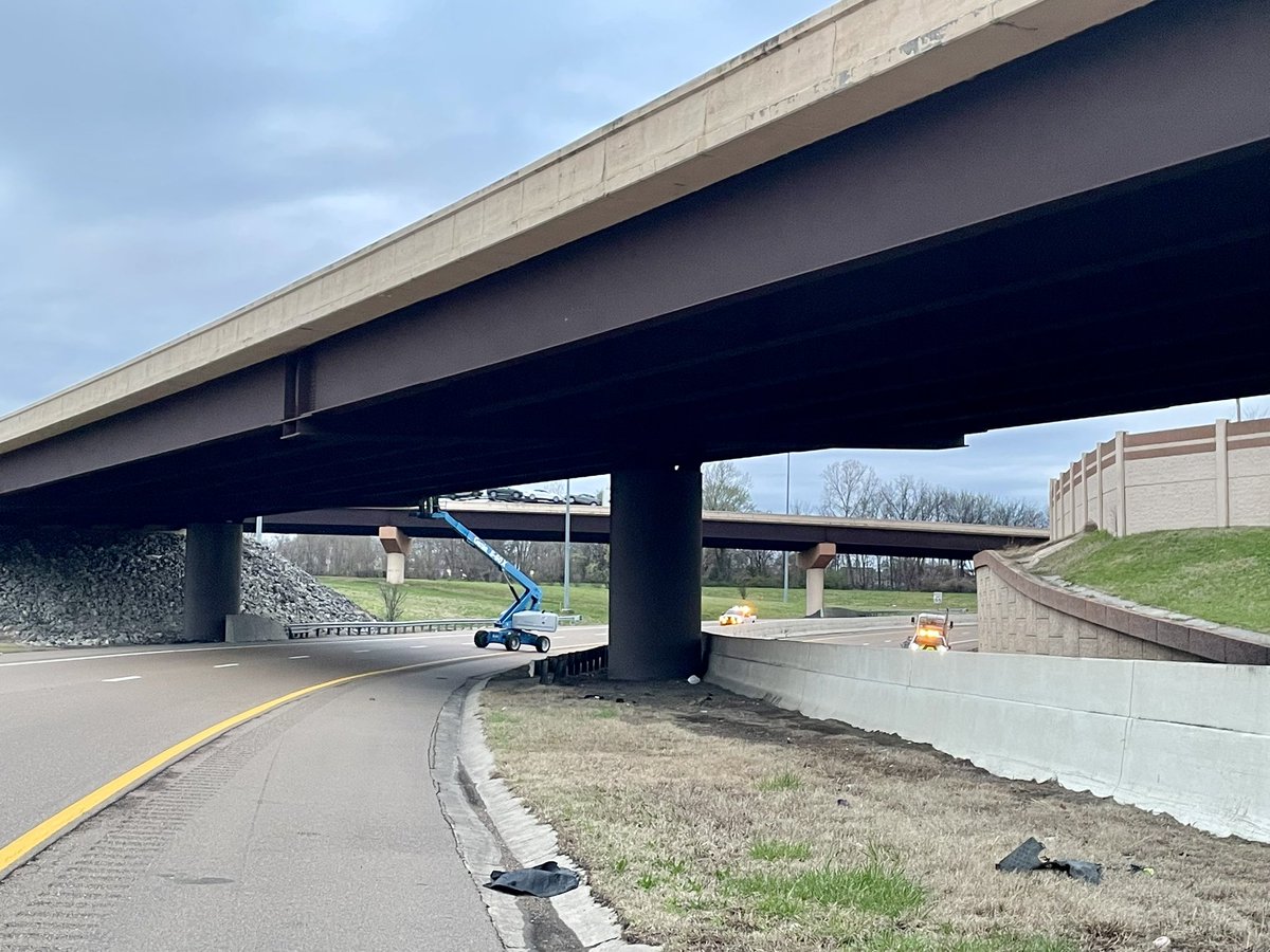NicLawrenceTDOT's tweet photo. #ICYMI
❗️I-40 EB and WB is closed at the I-240 interchange until approx 2pm for routine bridge inspection!
Seek an alternate route.
#PlanAhead #Memphis #memtraffic https://t.co/2Zx51U84xO