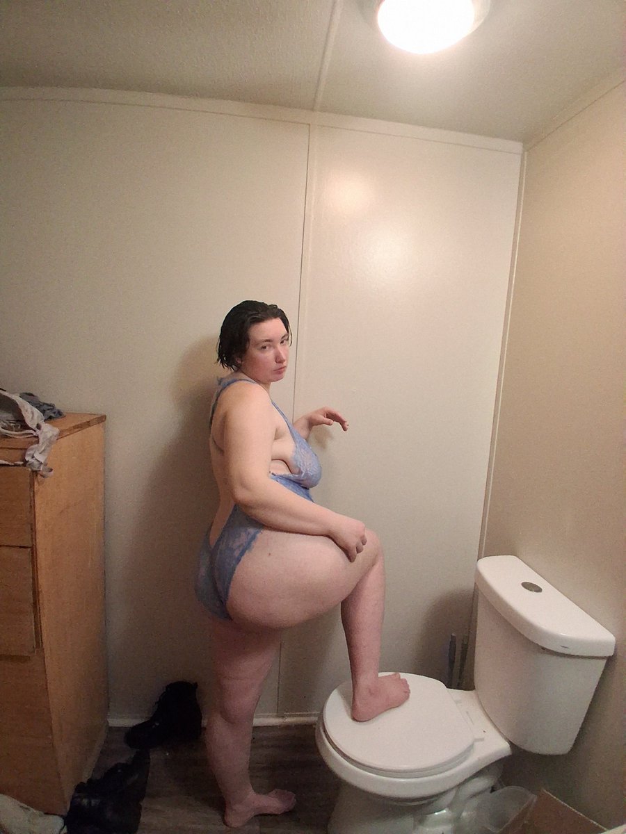 AngelBlueRose97's tweet photo. Haven't took time to post on here, but here are some spicy 🌶🔥 picks of my content. Like it? Come visit me here ➡️https://t.co/r4I9Atr5CU
#hot #milf #hotmilf #sexy https://t.co/BJJqC8XdmK