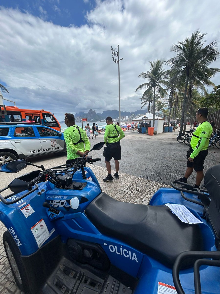 PMERJ's tweet image. Policiais militares do #23BPM estão posicionados, na Cancela do #Arpoador, Zona sul da cidade do Rio de Janeiro, neste domingo.         

Estamos nas praias! 👮‍♂️ 🌊 

#PMERJ #ServireProteger