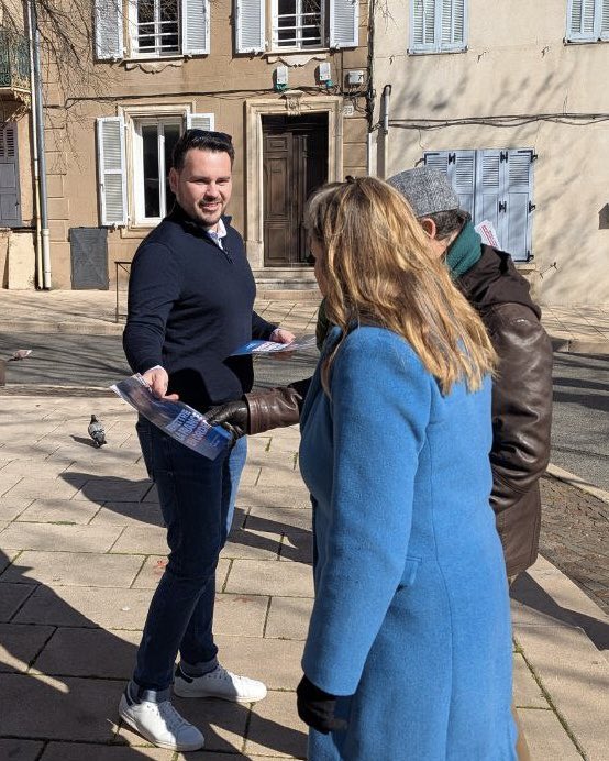 CRodriguezRN's tweet photo. ☀️Heureux d’avoir participé au tractage « Remettre la France en ordre » avec les militants de l’Est-#Var au Muy ! 🇫🇷 

Autour de @MLP_officiel et @J_Bardella, le Rassemblement National œuvre pour redresser notre pays et offrir aux Français l’alternance qu’ils méritent. 💪🏻 https://t.co/HMg5o6zdgP
