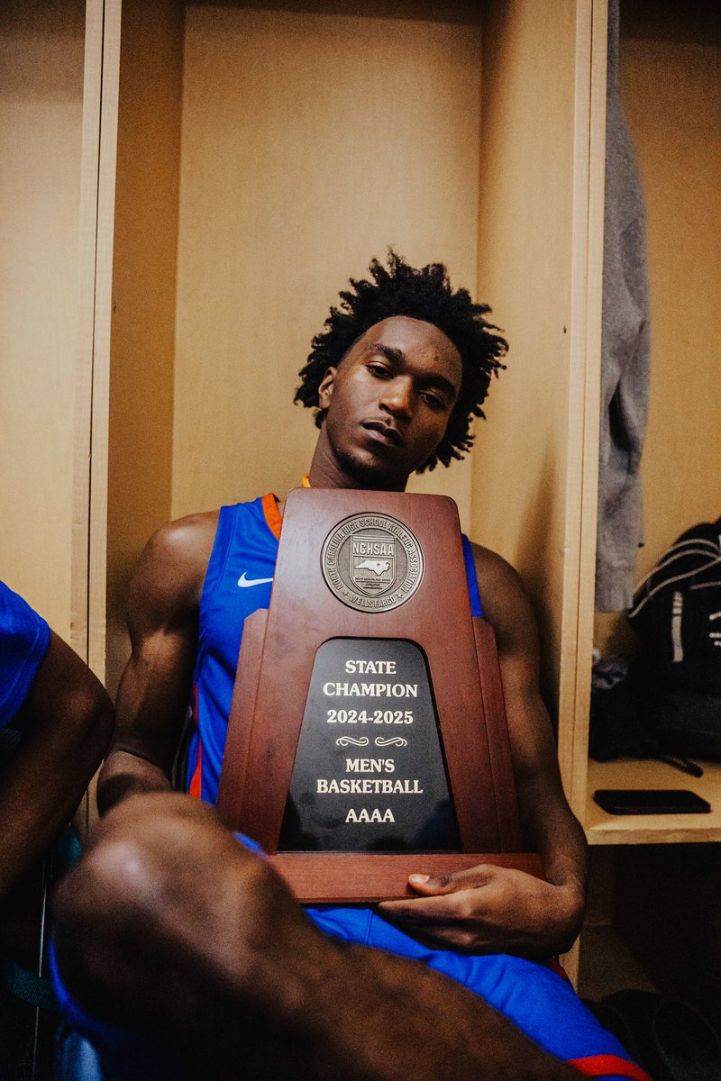 AshtonPierce_24's tweet image. BACK 2 BACK 4A STATE CHAMPS❤️💙 #V4L AGTG