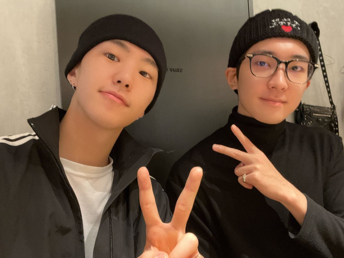 까망까망커플 🖤..