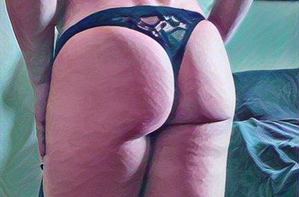 Happy Sunday!!!! 
When wifey’s out, you’ll find me tucked under the blanket 
Rockin’ a sexy lacy thong and binging sissy porn, obviously 😻💋