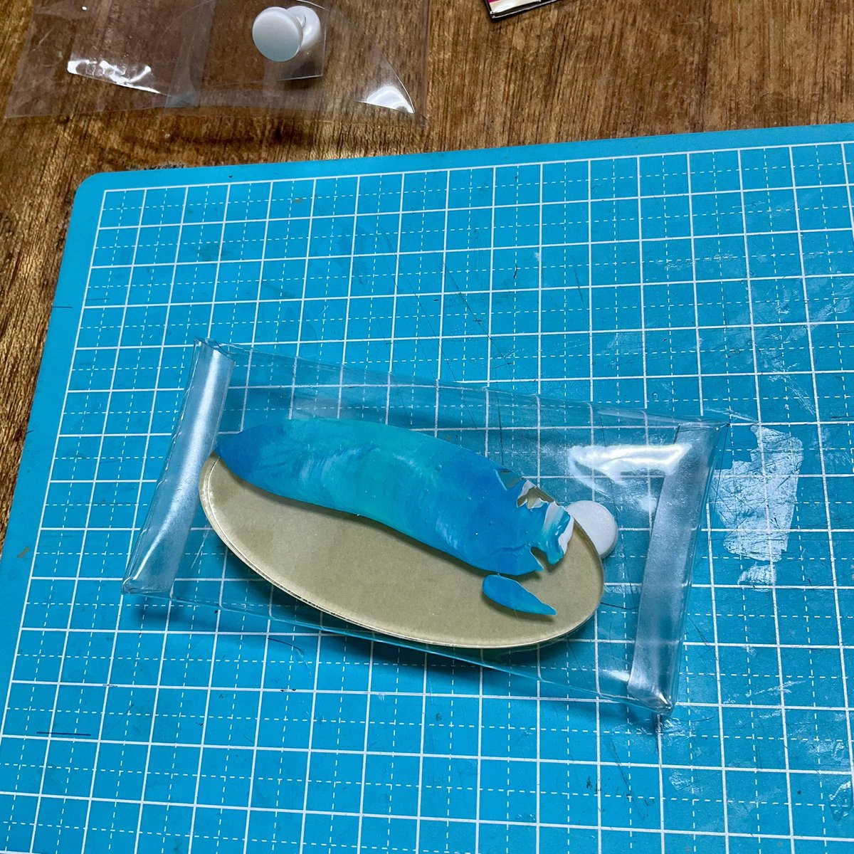 好きなサイズのミニクリアポーチを作る方法を会得した。これは天色ほとり様(<a href="/AmairoHotori/">天色ほとり</a> )のとこからお迎えした小さな海を持ち歩く時のためのクリアポーチ。晴れた日に外で見てみたいから。