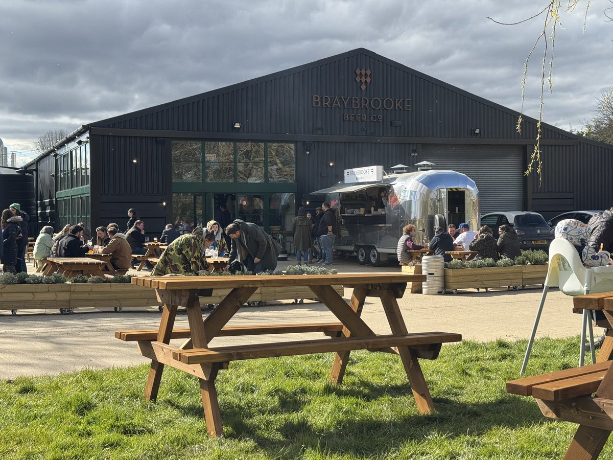 Popped into the Braebrook Brewery tap room for a cheeky #pilsner yesterday. Lovely and rich, tasty tasty.