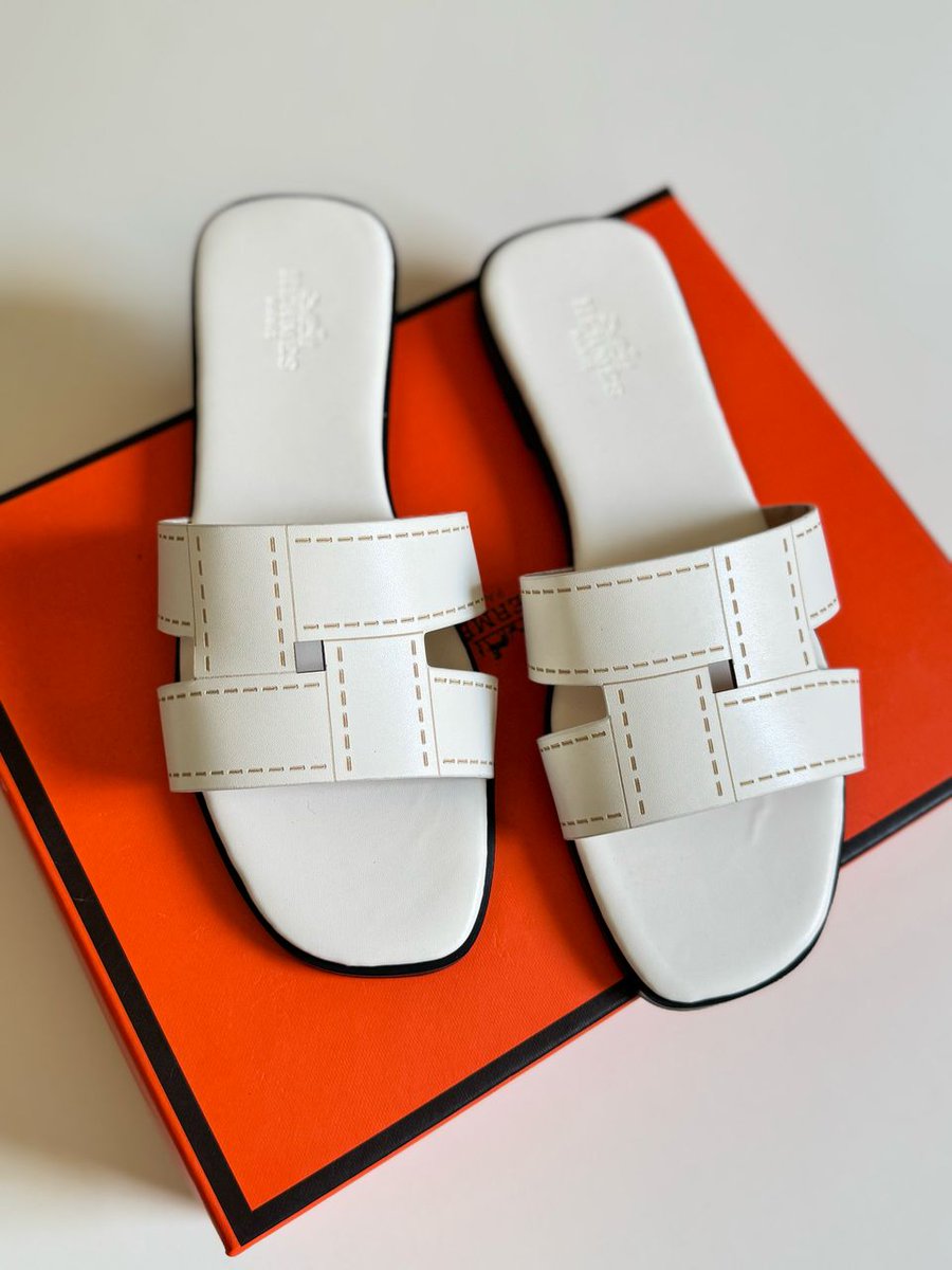 X_gee9's tweet image. Top Top quality  shoes for ladies

Size 37 ,38  39 ,40 , 41 &amp;amp; 42

Tel : 0769996448

Loc: kariakoo karibu na bank ya NMB bank

Price 35,000 ⏫⏫⏫