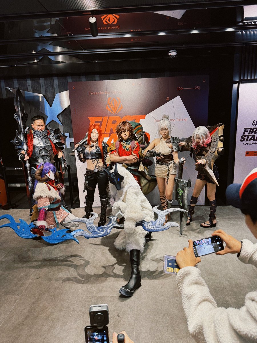 Riot chlo jo tweet media