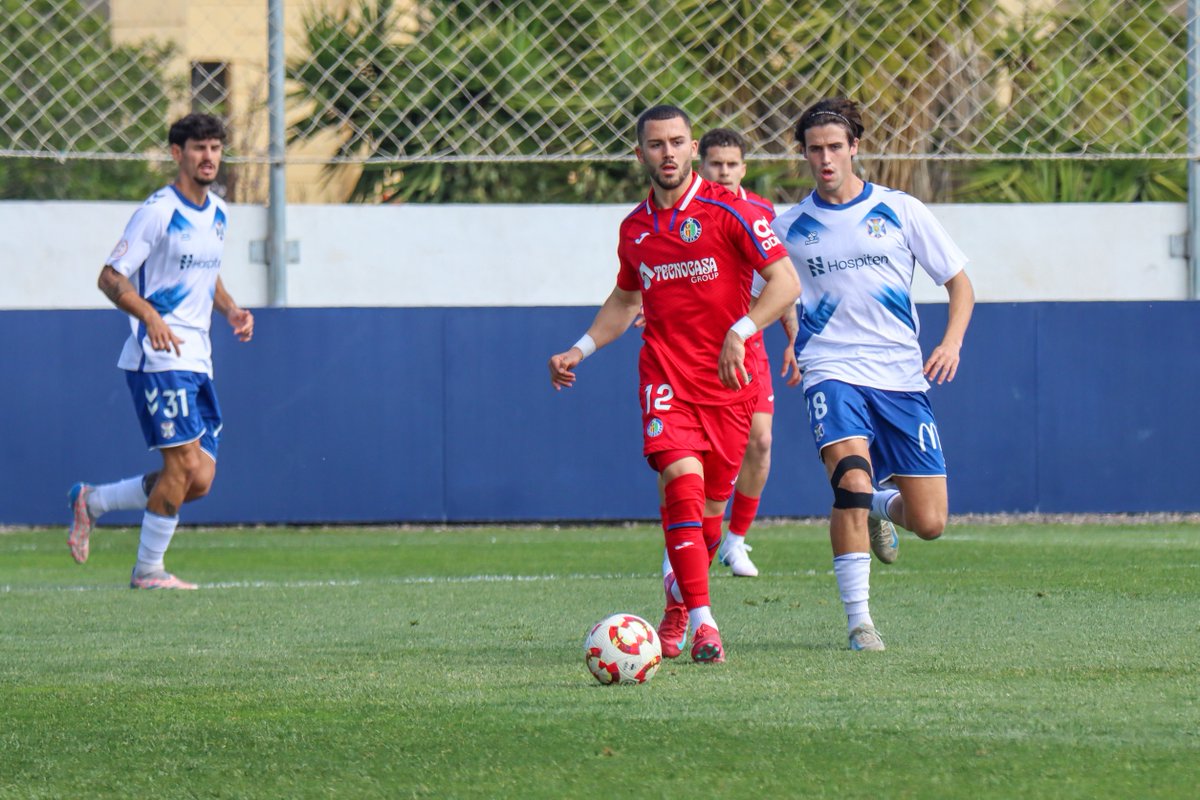 FantasiaAzulona's tweet photo. ✅ Victoria del Getafe B esta mañana ante el filial chicharrero, el Tenerife B.

💪 Los de Gabi, tras una mala racha, vencen 1-3 ante un rival directo por el Play Off.

💥 Los goles fueron de @JacoboAlcalde, @gcalsada_10, y @nico_conesa10

#VamosFilial💙 https://t.co/DgOjgGirXH