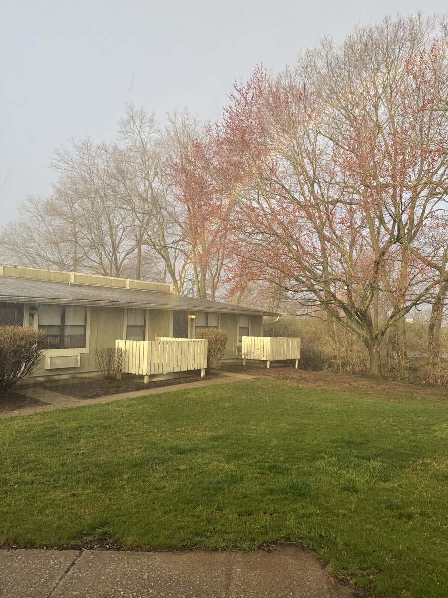 Caught a mini rainbow right before the rain started in Lexington. <a href="/Kentuckyweather/">Chris Bailey</a> <a href="/JimWKYT/">Jim Caldwell ⛈️</a> #kywx