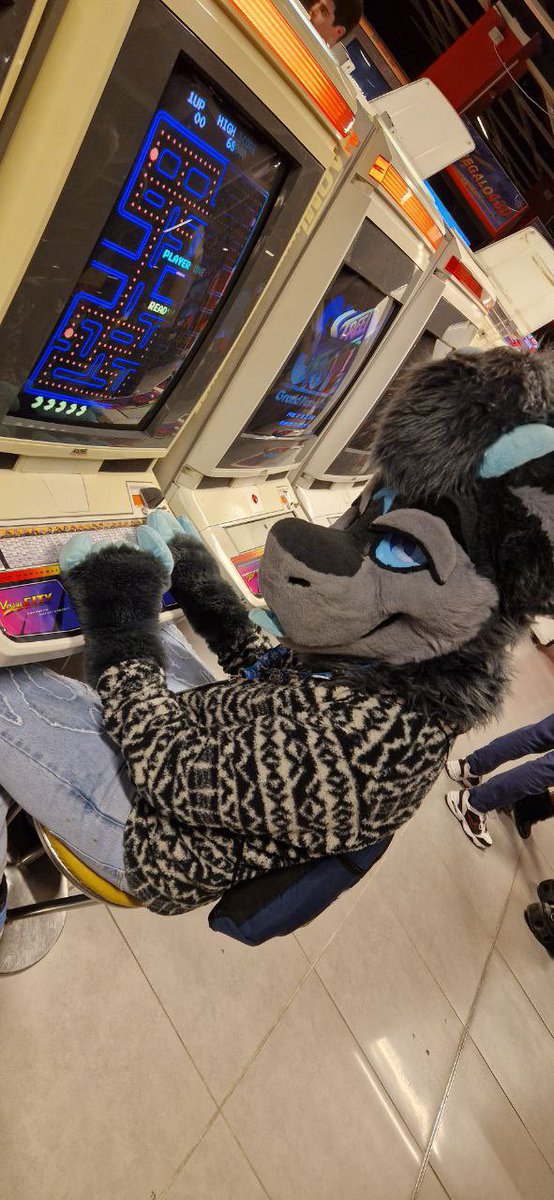 DaVinci / Sunne ๐ (@wickerdavinci) on Twitter photo We be gaming last night <a href="/BarkadeFurs/">BarkadeFurs: The Furry Arcade Party ๐ฎ</a> ๐
๐ธ @ yaboidez on tg We be gaming last night <a href="/BarkadeFurs/">BarkadeFurs: The Furry Arcade Party ๐ฎ</a> ๐
๐ธ @ yaboidez on tg