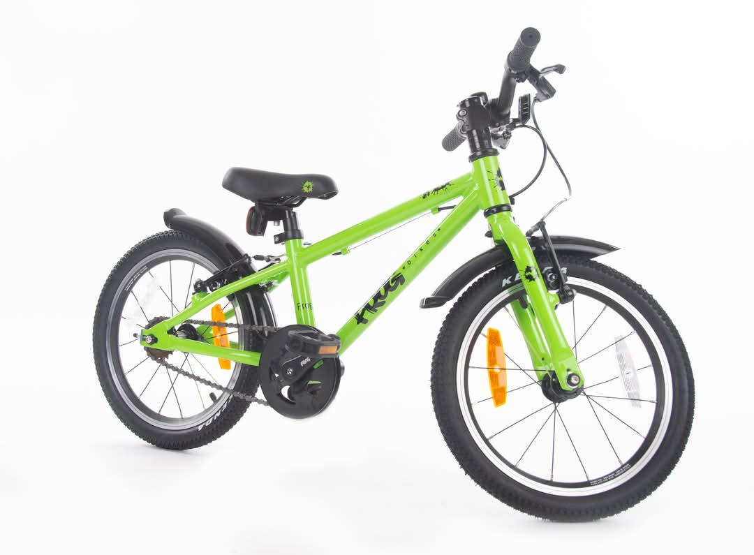 JamesDTipping's tweet photo. Frog, can't wait to 'hop' on this #productshoot #photos #2025 #photography #studio #bikes  #products https://t.co/0d5qkSNbVg