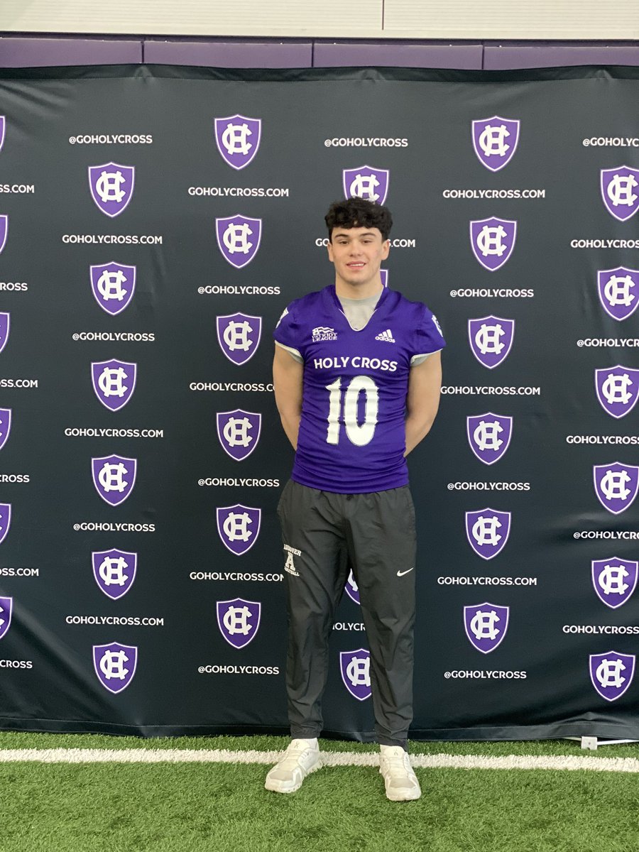 ollievelez87's tweet photo. Had a great time at Holy Cross yesterday for their junior day! Thank you to all of the coaches for having me! @CoachRG18 @CoachDanCurran @CoachSchell_ @HCrossFB @cbrownandovere1 https://t.co/Y2IQvJ1l7P