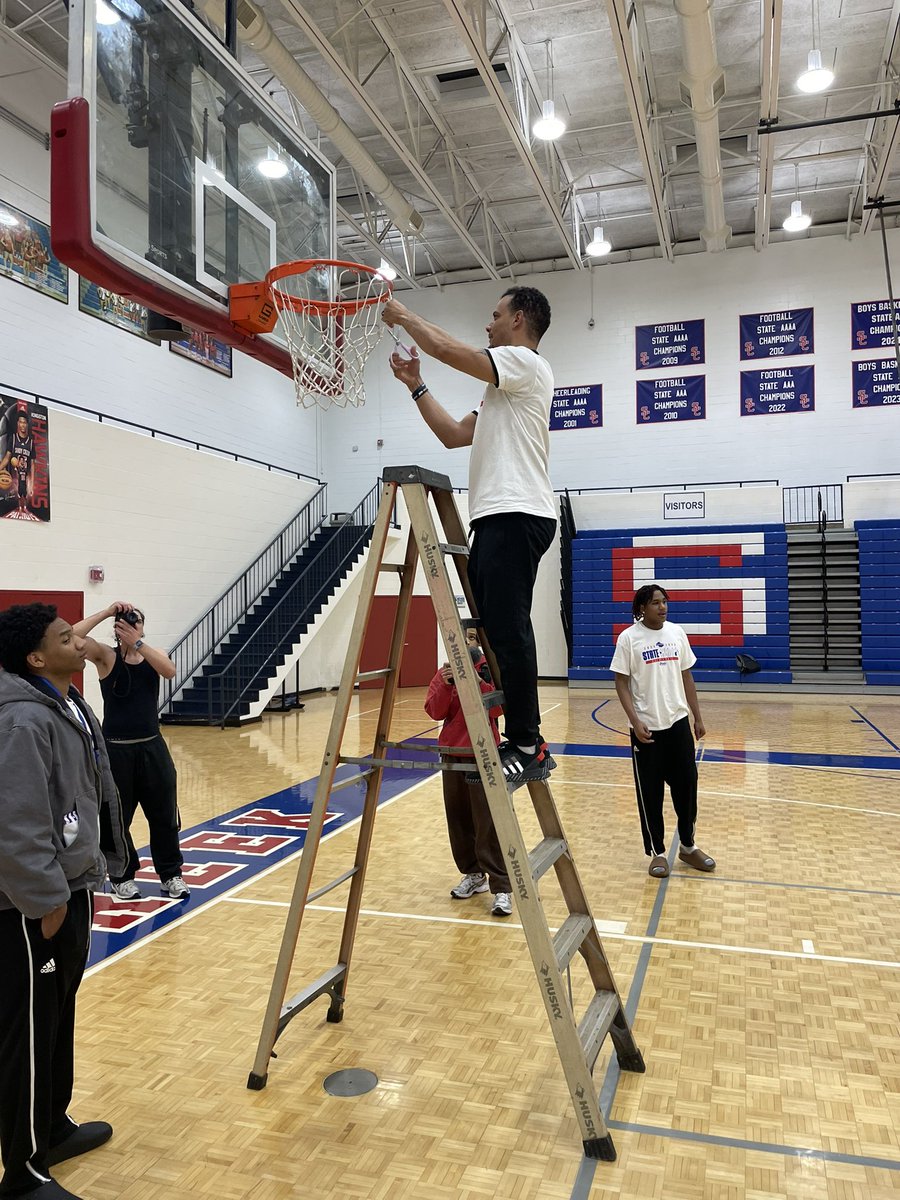 Coach De La Cruz tweet media