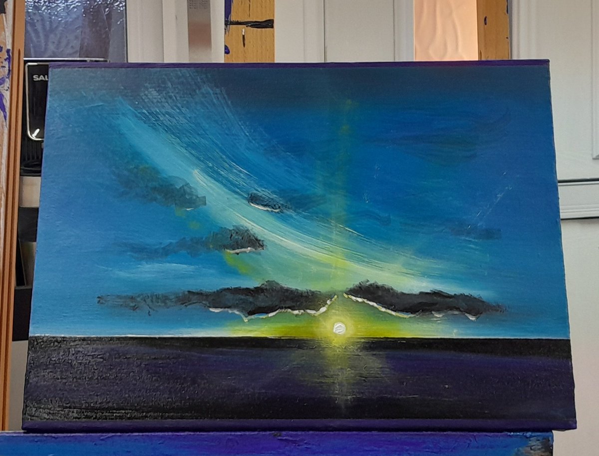 PainlessArtist's tweet photo. The artists dilema of knowing when to call it a day with a painting! I weren't happy with the sun and glow...so increased the glare & luminescence.
All done.
#ThePainlessArtist #CESartist @caudaequinacesa #caudaequinasyndrome #mypainrelief #abstract #Wellbeing
#artherapy #art https://t.co/uElDNumhCh