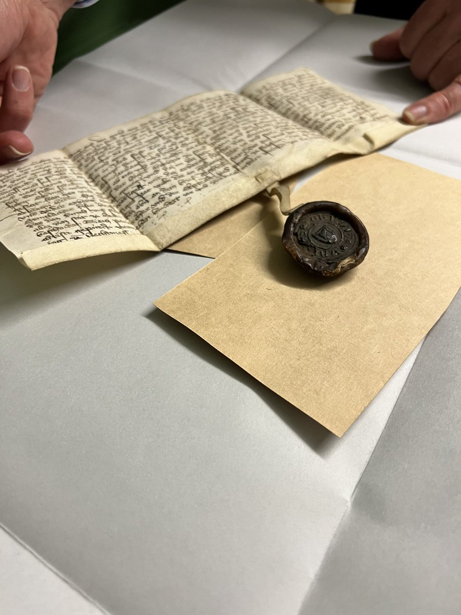 Wenn man all die Exponate im <a href="/SBayerns/">Staatliche Archive Bayerns</a> in eine Reihe stellt, wird 270 Kilometer lang sein. Das älteste Exponat auf mehr als 1000 Jahre zurück. Besonders interessant fand ich die viele Dokumente des jüdisches Lebens vor dem Holocaust.