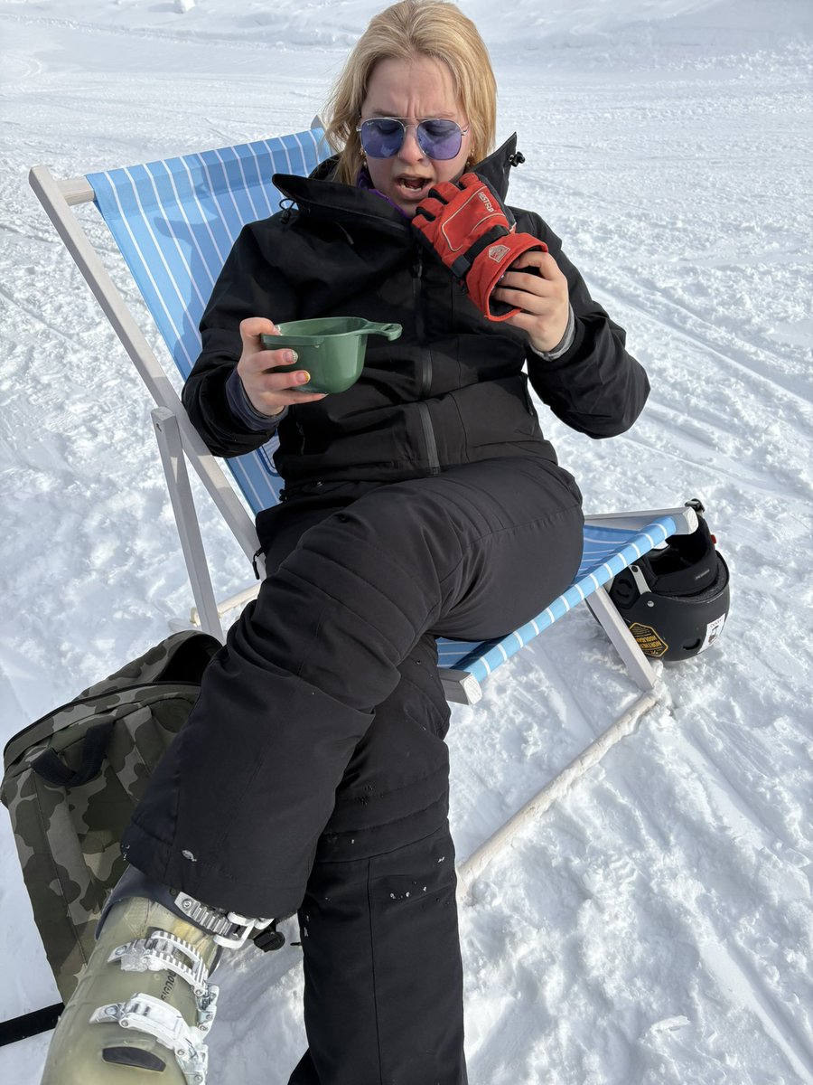 Fernet1921's tweet photo. Verkligheten när man ska ta en fin bild https://t.co/PmsTRsPPKh