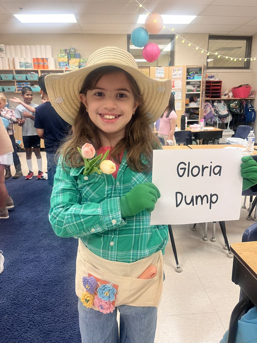 MrsTessField's tweet photo. Because of Winn-Dixie day is my favorite day! We started the day with a 3rd grade parade as we all dressed as our favorite character. We ended the day by watching the movie to compare to the book, and enjoyed some surprise snacks from the book! Such a great day! @EastSide_CCSD https://t.co/g9f6HTmPzh