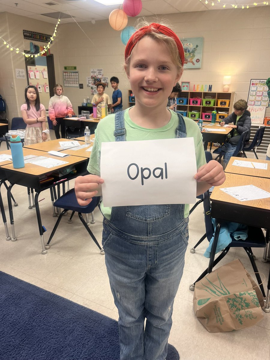 MrsTessField's tweet photo. Because of Winn-Dixie day is my favorite day! We started the day with a 3rd grade parade as we all dressed as our favorite character. We ended the day by watching the movie to compare to the book, and enjoyed some surprise snacks from the book! Such a great day! @EastSide_CCSD https://t.co/g9f6HTmPzh