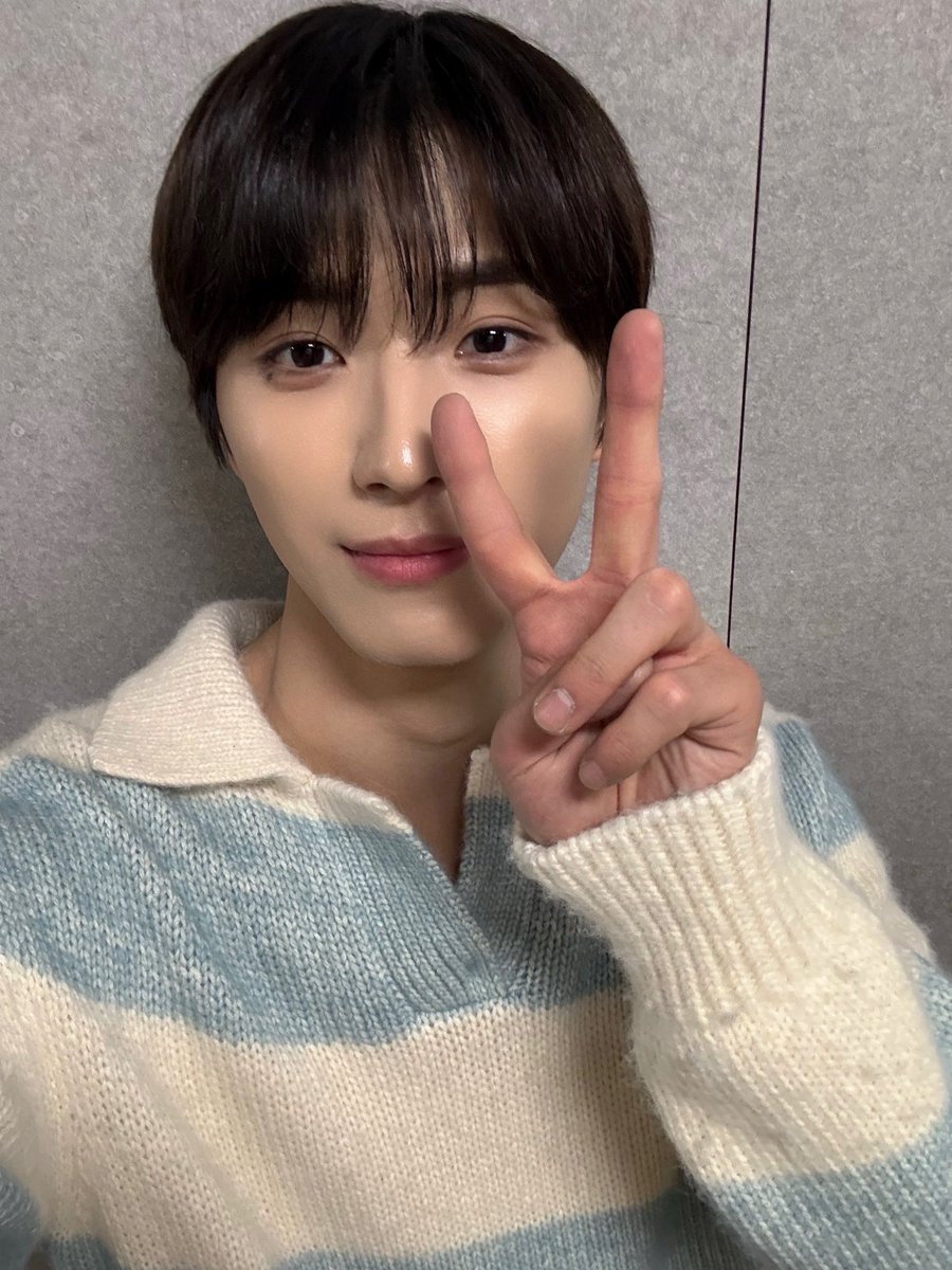CIX_twt's tweet photo. 다음주도 파이팅❤️

#CIX #FIX #용희 #김용희 #ヨンヒ #yonghee #진품명품 #재밌었습니당 https://t.co/BIHFJKqB4x