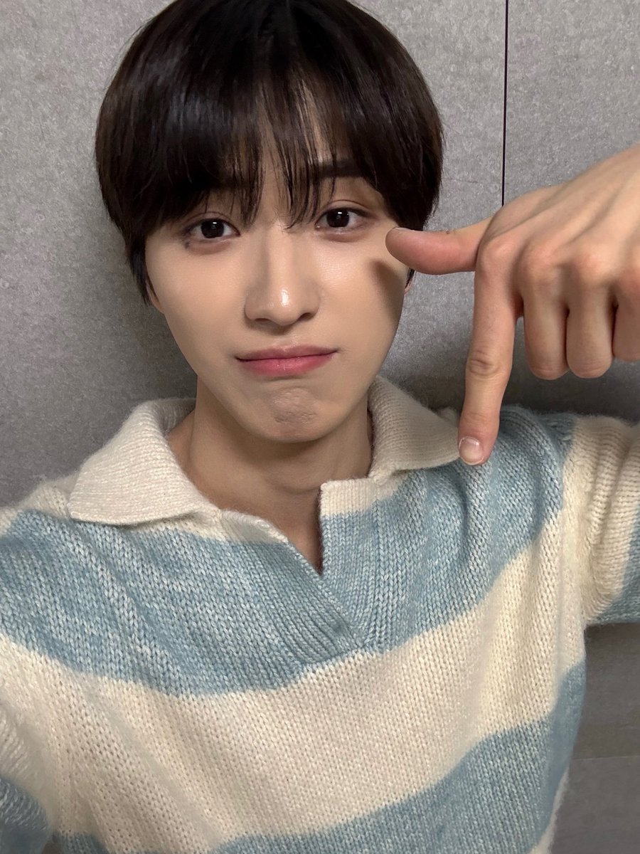 CIX_twt's tweet photo. 다음주도 파이팅❤️

#CIX #FIX #용희 #김용희 #ヨンヒ #yonghee #진품명품 #재밌었습니당 https://t.co/BIHFJKqB4x