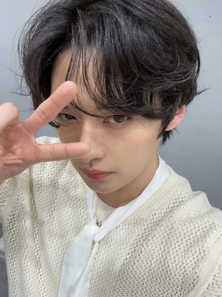 leeknowarchive's tweet photo. LEE KNOW BUBBLE SELCA 🫧! https://t.co/euAk3JYrha