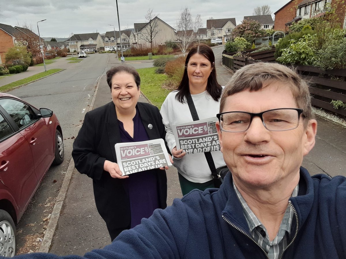 Out campaigning in Dumbarton this morning. Taking Scottish Labour’s message to the doorstep.