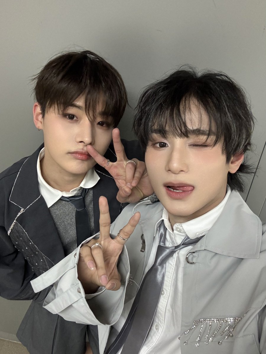 [#자얀💛] 

우리 리더 생일 축하해 !! 영원히 행복하길 바라요!!! 💛💛💛💛🥳

#XODIAC #소디엑 #ZAYYAN #자얀