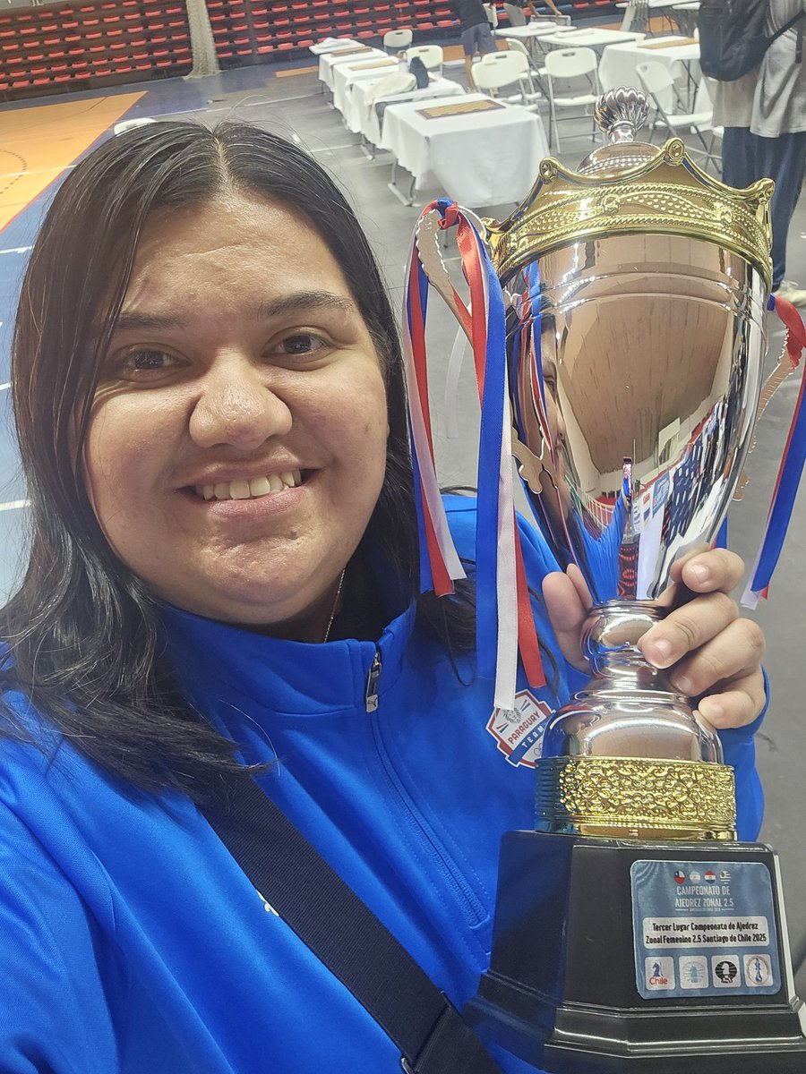kaissapy's tweet photo. 🏆🥉 Primer Torneo Internacional del Año
Tercera en el Zonal 2.5 disputado en Santiago 🇨🇱
Sumé unos puntitos de ELO y terminé entre las 3 mejores de la Zona 2.5
Lindas victorias ante la Campeona Argentina, la número 1 de Chile y la leyenda latinoamericana
Ahora a casita https://t.co/V9nvIGk3RZ