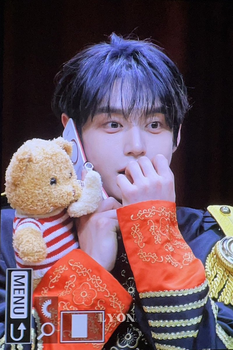 250316
#김지웅 #KIMJIWOONG #キムジウン
#ZEROBASEONE #ZB1 #제로베이스원