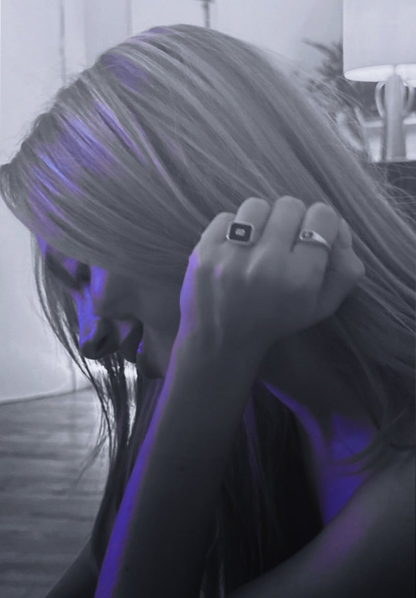 ᅠ

ᅠ
     𝐒𝐞𝐝𝐮𝐜𝐭𝐢𝐯𝐞 𝐒𝐮𝐧𝐝𝐚𝐲

ᅠ