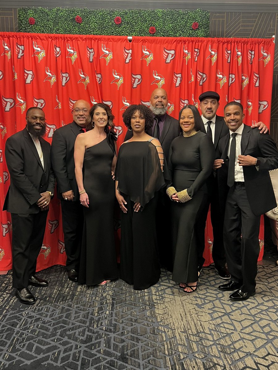 GodsQualityBar1's tweet photo. godsqualityherself Wifey and I had the honor of joining our family @ElginCard11 &amp; @holly_card3  at the Princeton Education Foundation Annual Gala. Thank you Elgin for inviting us to a great cause! #AAGV https://t.co/vKjYco4Xok