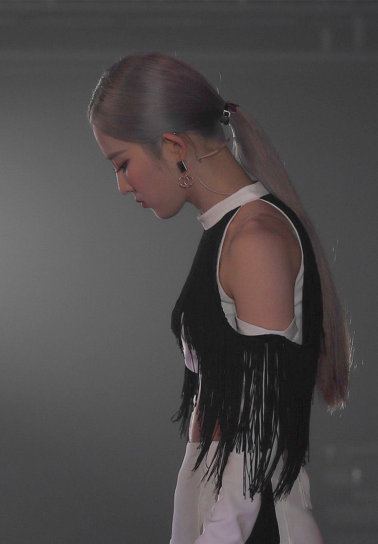 Songsun trained for 9 years and went through 10 failed debut attempts, but I truly hope her 4 years with TRI•BE have been a precious and happy memory in her life. I believe even brighter days are waiting for her 🌟

#트라이비 #TRI_BE #송선 #SongSun