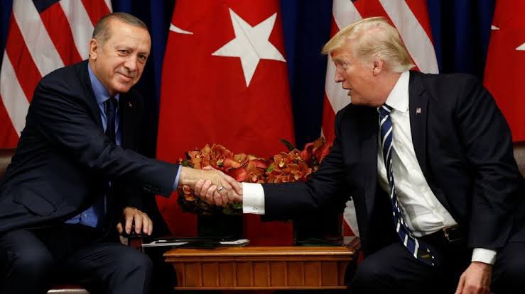 Cumhurbaşkanı Erdoğan ve <a href="/realDonaldTrump/">Donald J. Trump</a> seçimden sonra ilk kez direk telefon bağlantısı ile görüşme gerçekleştirdiler

Konu başlıkları;

⚠️CAATSA yaptırımlarının sonlandırılması, 

⚠️F-16 tedarik sürecinin neticelendirilmesi 

⚠️F-35 programına Türkiye’nin yeniden katılım

VE