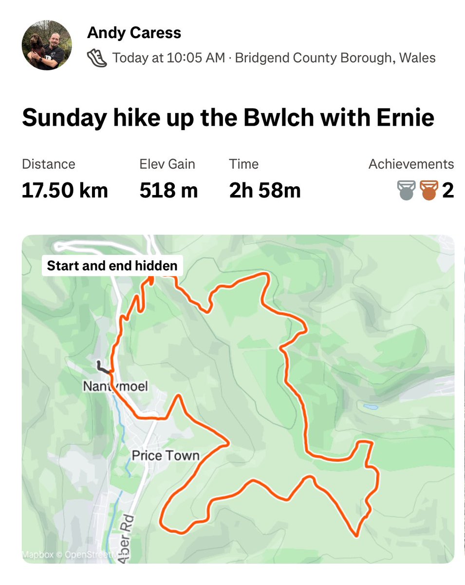 Less than a week till Ernie and I are doing a 40 mile ultra marathon in aid of <a href="/PAPYRUS_Charity/">PAPYRUS</a>, so today we headed up into the hills to explore some of the trails, followed by a fun play in the garden 🐾🥾

justgiving.com/page/andy-and-…