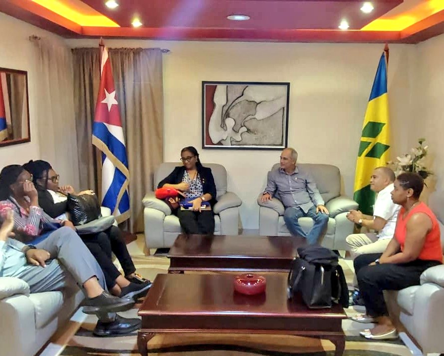 Asamblea Nacional Cuba (@asambleacuba) on Twitter photo Arribó a #Cuba🇨🇺 la Presidenta de la Cámara de la Asamblea de San Vicente y las Granadinas🇻🇨, Rochelle Forde.
✅️A su llegada, fue recibida por el diputado <a href="/anbcuba/">Alberto Núñez Betancourt</a>, vicepresidente de la Comisión de Relaciones Internacionales de <a href="/AsambleaCuba/">Asamblea Nacional Cuba</a> Arribó a #Cuba🇨🇺 la Presidenta de la Cámara de la Asamblea de San Vicente y las Granadinas🇻🇨, Rochelle Forde.
✅️A su llegada, fue recibida por el diputado <a href="/anbcuba/">Alberto Núñez Betancourt</a>, vicepresidente de la Comisión de Relaciones Internacionales de <a href="/AsambleaCuba/">Asamblea Nacional Cuba</a>