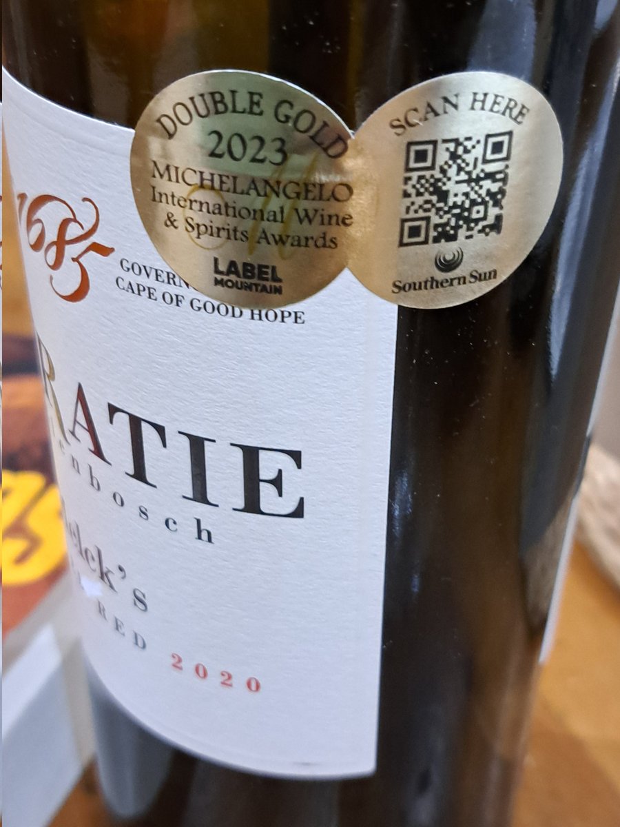 MarykeRoberts's tweet photo. Lekker glas wyn, goeie boek, lang somersaand op die stoep. #rooiwyn #somer #SAWyn
@MuratieWines
#RudievanRensburg https://t.co/elUBGDzTv3