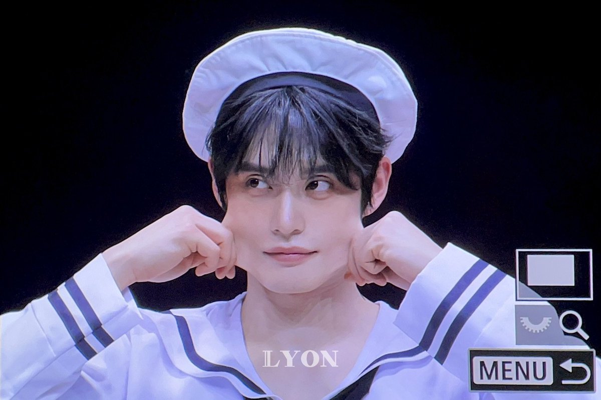 250316
#김지웅 #KIMJIWOONG #キムジウン
#ZEROBASEONE #ZB1 #제로베이스원