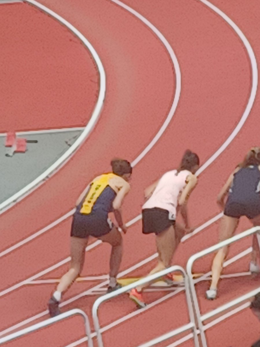 ledyardsports's tweet photo. Kate Littler competed at the New Balance Nationals in the 800 m and finished in 2:23:15, her 2nd best time of the indoor season. A great ending to a fantastic 4 year career for our indoor track program. Congratulations Kate! #LHScolonelpride @GoECCAthletics @TheDayCTsports https://t.co/XhHis7mho3