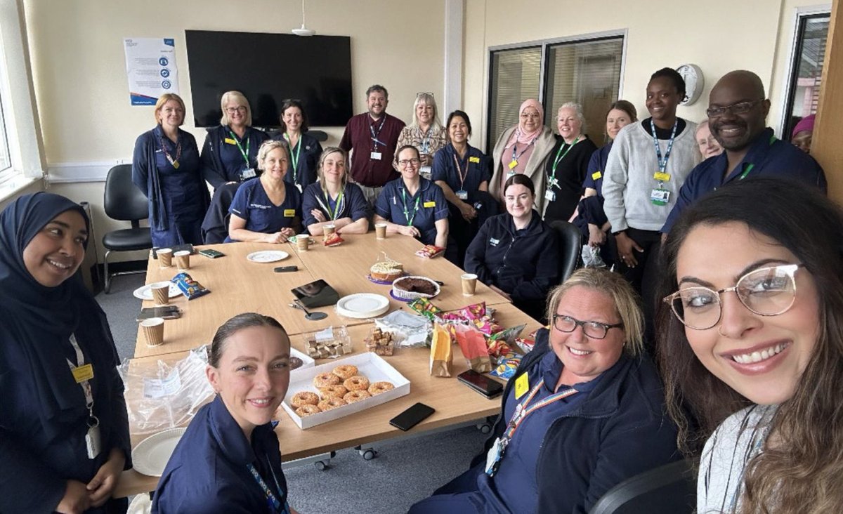 shiv_smith's tweet photo. @nationalrunshow @Chelles2Sorley @RCTcharity @MOVEcharity @greenandgoldrun @alimully @CR_UK Sorry I’m late we ate lunch out for my SILs 50th birthday 🙌 I’ve got 38 fabulous miles this week #HSJCancer &amp; #NationalCancerCNSDay so a busy week YTD now 367.42 #NHS1000Miles Hope everyone’s doing well this week big hugs 🤗 https://t.co/YF4YaS9nef