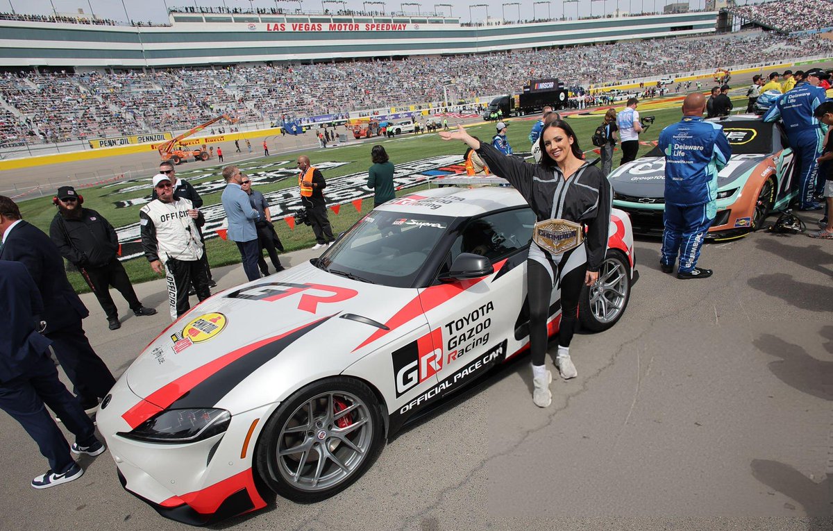 Jessica Green Racing Chelsea Green ahead of driving the pace car to kick off today's #NASCAR ...