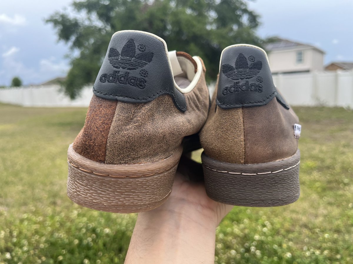 OGRufio's tweet image. Stay on those Jordan releases. Keep making these easy to get 

Adidas Superstar 82 Song for the Mute

These are absolutely beautiful and a must for fans of natural leather. 

#sneakerhead 
#shelltoes