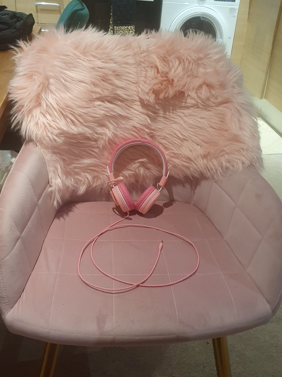 ciaraspinkpod's tweet photo. When it's Sunday and it's an important day which is #disabilityaccessday βΏοΈ
& you've been recording 2 amazing Podcast interview episodes!
My pink interview hot-seat welcomes anyone as a guest! π€π
#PinkSparklePodcast πππ https://t.co/RikMoEiqtg