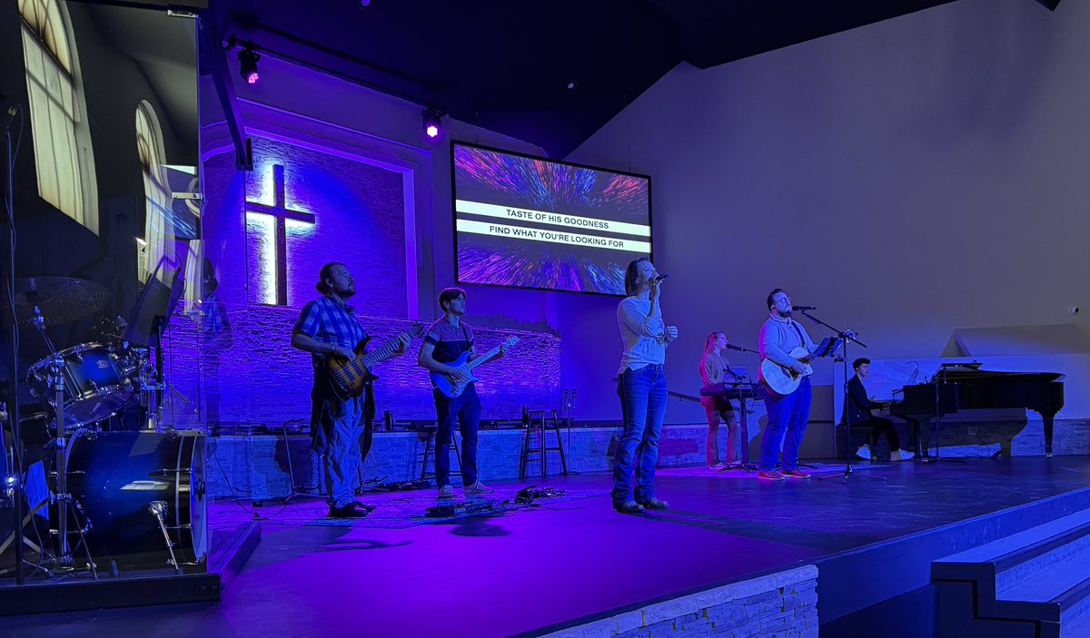 Great morning at Macedonia Baptist in Springfield!  Pastor Craig Liscom, along with his staff, have led the church to an 87% increase in worship attendance since 2021, and last year they celebrated over 30 baptisms!  What a tremendous story of God’s goodness and faithfulness!