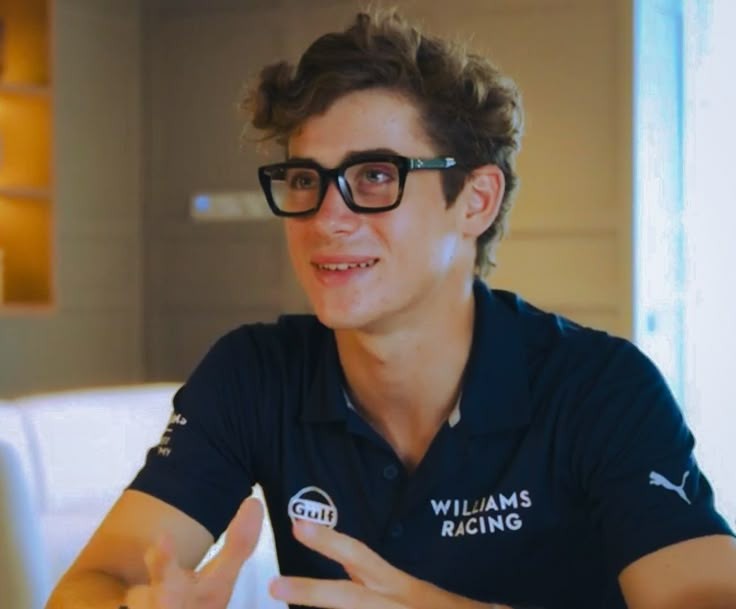 — De hecho.... ☝🏻🤓