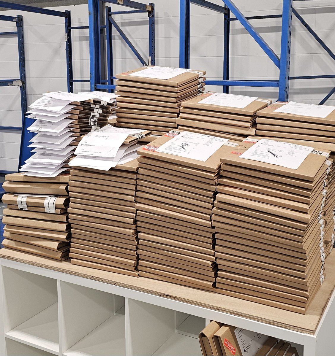 waxandbeans's tweet image. The Slow Readers kindly signed some extra stock for us on Friday night when they were signing the exclusive Black Dust variant. 

All orders a re now parcelled up and shipping tomorrow. 

Grab limited signed stock here
waxandbeans.co.uk/search?options…